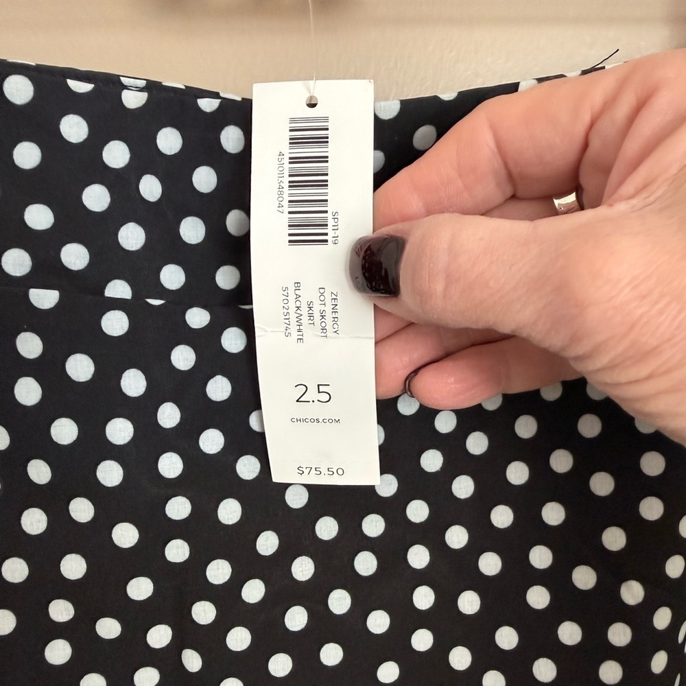 NWT Chicos Zenergy Skort Size 2.5 (equiv 12-14). Golf / tennis / pickleball - Picture 3 of 8